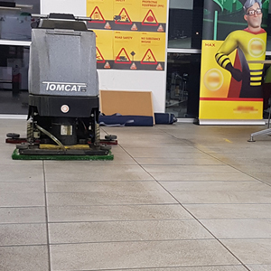 Conquest Tomcat Sport Edge Floor Scrubber