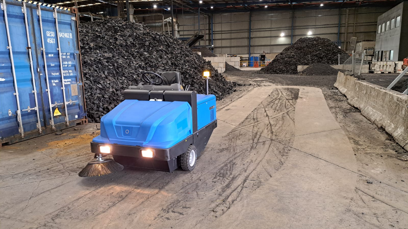 Compact Super Duty Industrial Sweeper (1625mm path)