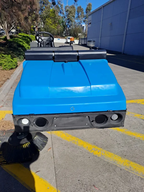 Used Conquest HD180DK4 Ride-on Sweeper Serial No. 6939